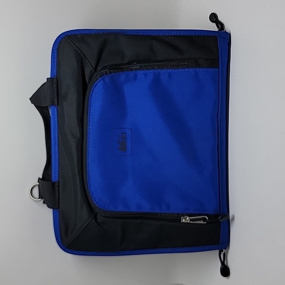 Rei Blue IPad or Tablet Carry Case